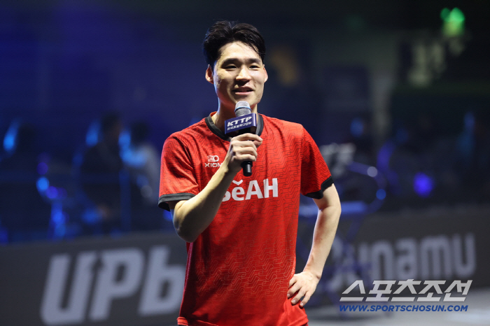 Woo-jin's love call protection ball, which is the fan service manager of Topkal, helps increase confidence and grit.