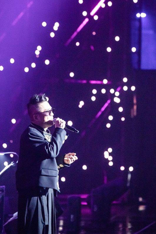 57-year-old Kim Gun-mo is not charged with sexual assault, and how he has become emaciated..Cheering for the fans