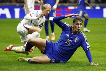 The European version of China? Italy is on the verge of being eliminated for the third consecutive World Cup...Holan's first trip to the finals!