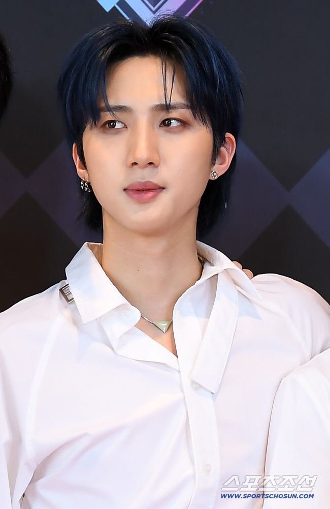 Pentagon’s Hui Signs With With Us Entertainment, Kicks Off New Chapter