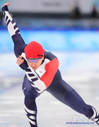 Ice speed racer Kim Jun-ho won the first 500m Korea X bronze medal in the World Cup! LEE NA HYUN's first accomplishment!