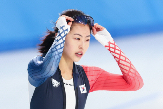 Ice speed racer Kim Jun-ho won the first 500m Korea X bronze medal in the World Cup! LEE NA HYUN's first accomplishment!