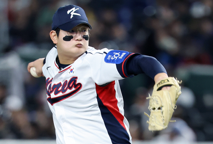 Kim Seo-hyun regains his confidence in Japan, where he only dropped his head. One out, one on the first and third bases, escape the crisis without losing a point