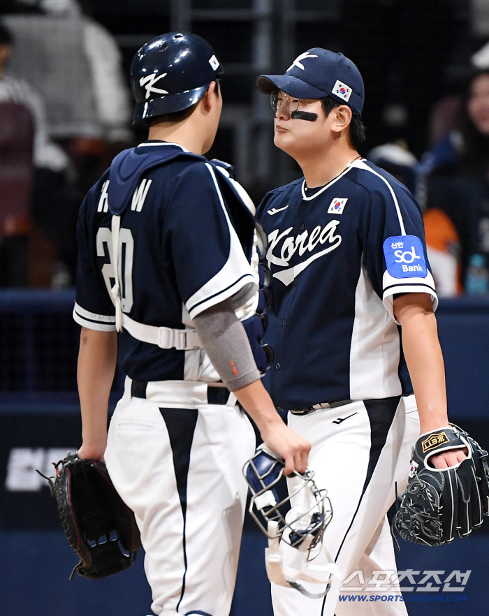 Kim Seo-hyun regains his confidence in Japan, where he only dropped his head. One out, one on the first and third bases, escape the crisis without losing a point