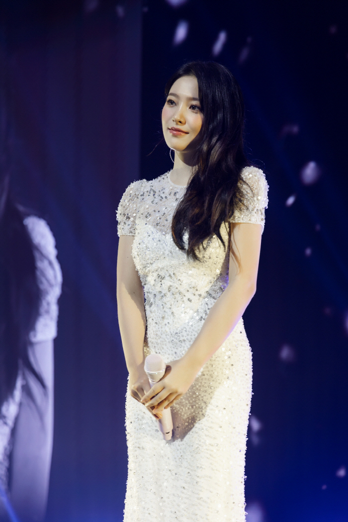 Kim Ye-rim's first solo fan meeting overseas...Global fever leading to Cheongguk High School