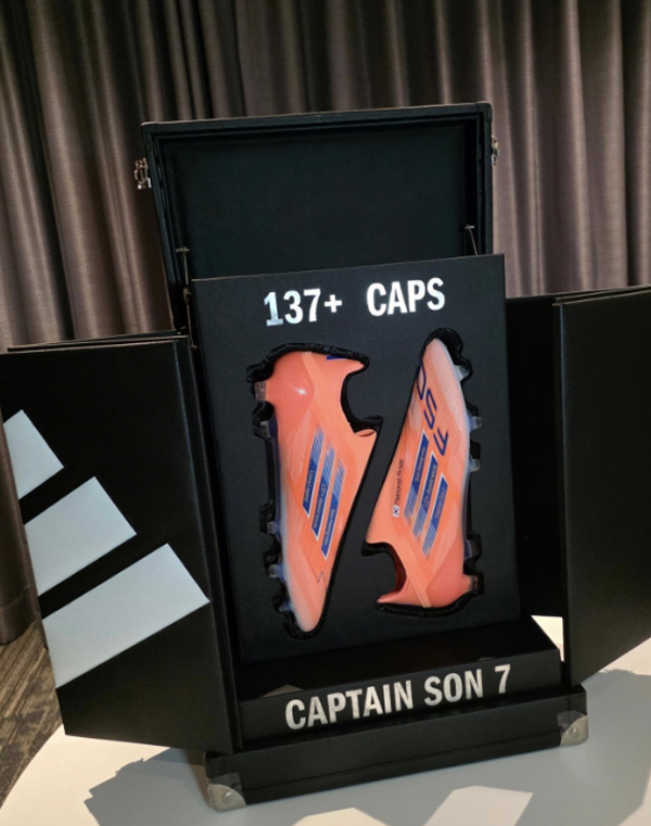 Korean Pride Living Legend Son Heung-min Reveals Special Soccer Shoes for Son Heung-min...by far the best