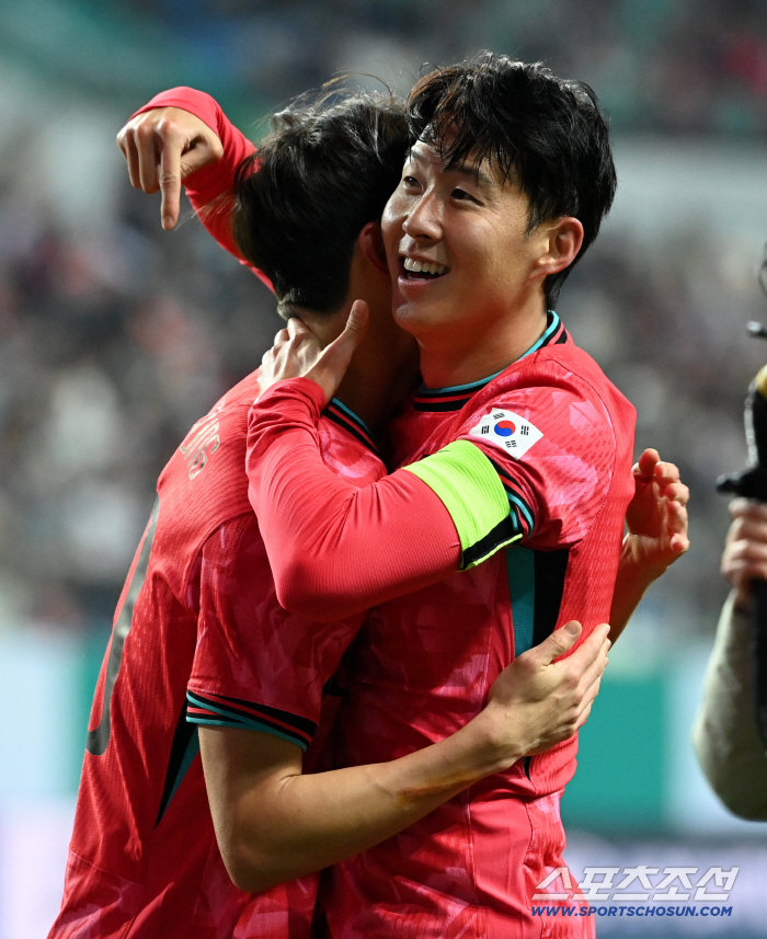 Korean Pride Living Legend Son Heung-min Reveals Special Soccer Shoes for Son Heung-min...by far the best