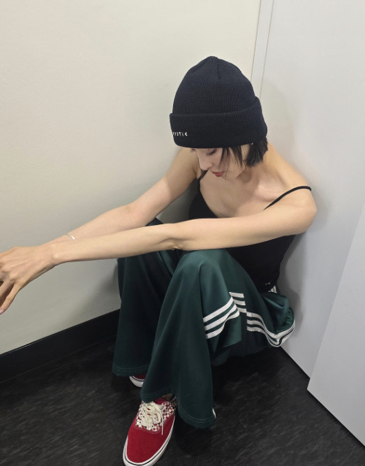 Lee Da-hee, hip beanie with skinny ribs...'You're so skinny'