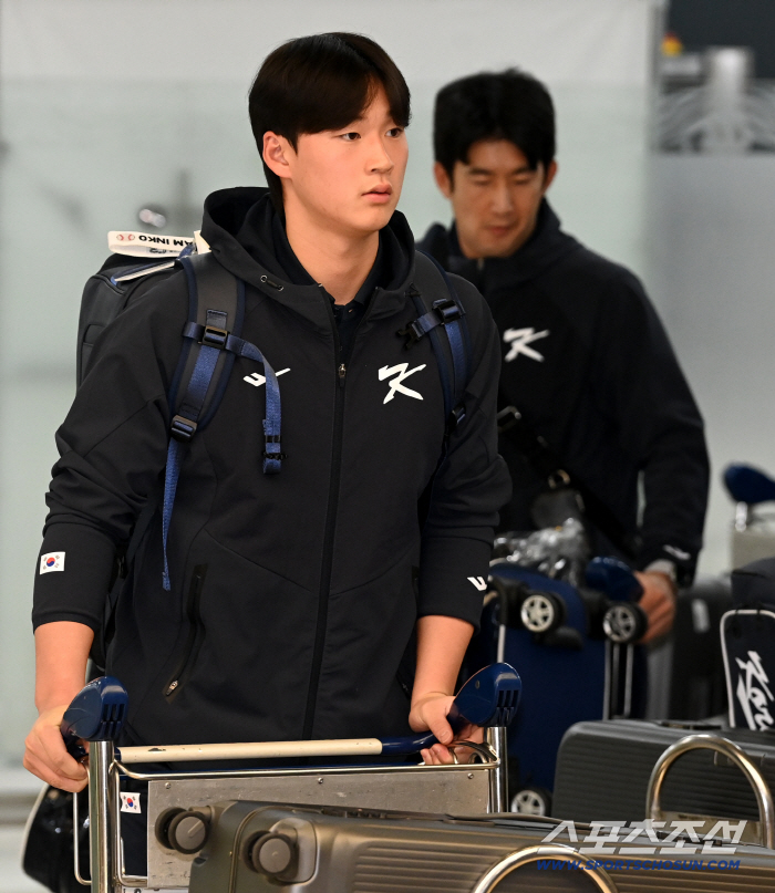  Lee Ho-sung returns home after the Korea-Japan match