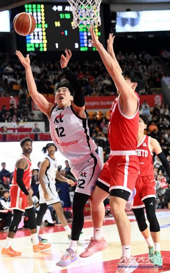  Moon Jung-hyun, a sharp under-the-goal breakthrough