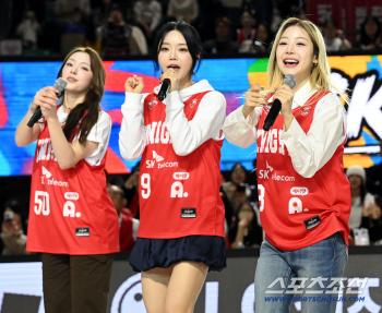  P.T. P.T. P.T. Lovely charm