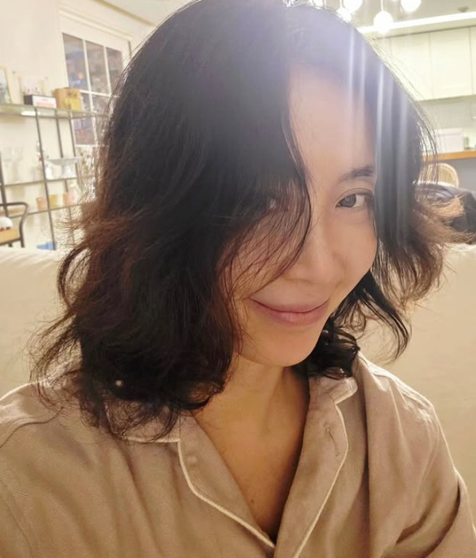 Seol Kyung-gu ♥ Song Yoon-ah, a top actor who also gets a perm himself...Your pajamas and your bare face are beautiful, too