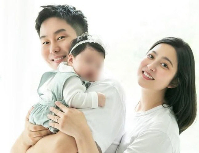 '100 Days Later, 200 Days' 'School 2013' Park Se-young ♥ Gwak Jung-wook Reveals Family Photo 