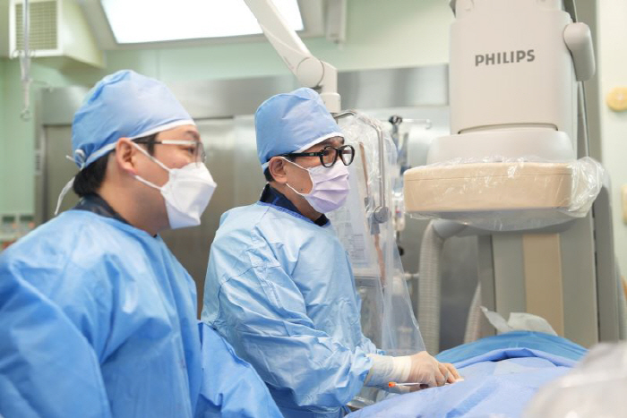 Bundang Seoul National University Hospital's First Pericardial Functional Assisted Impella...It's more effective than a pump and less burdensome than ECMO