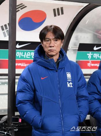 Coach Hong Myung-bo did not play well in midfield despite winning two consecutive games, and he was satisfied that he did not lose a point. 