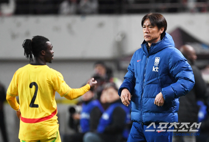 Coach Hong Myung-bo did not play well in midfield despite winning two consecutive games, and he was satisfied that he did not lose a point.