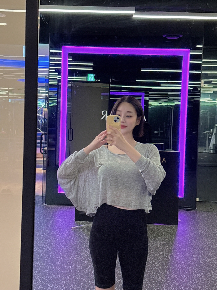 The girl group that revealed the D-line that got bigger... AOA Yuna, I can't believe my stomach is coming out like this