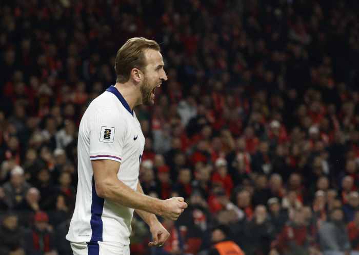 Harry Kane is not going to BarcelonaSon Heung-min wasn't a replacement target. Too early. There are too many variables