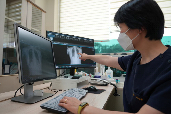 In-between seasons and winter pneumonia watch...Fatal vaccination for the elderly is important