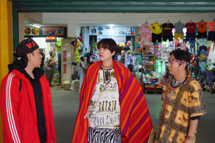 KYUHYUN's kiss with giraffe shock proof shot Lee Soogeun X Eun Jiwon and Kenyan Holic (Kenya Gan 3 Meals a Day)