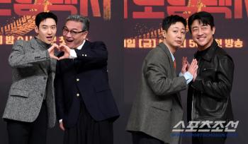 Lee Je-hoon and Cast Share Honest Expectations at ‘Taxi Driver 3’ Showcase