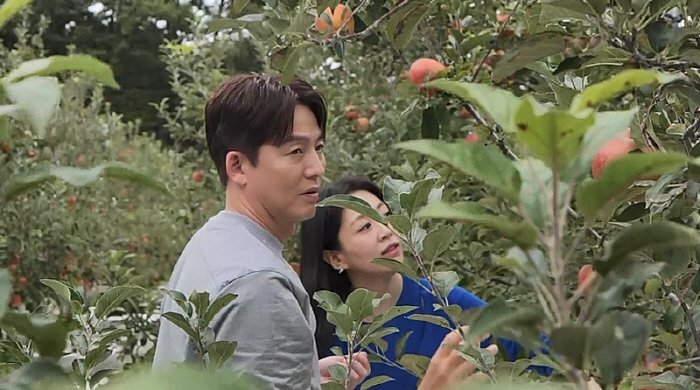 Lee Jung-jin confesses to dating Park Hae-ri on a blind date...I can be stressed out by my job. I'm worried