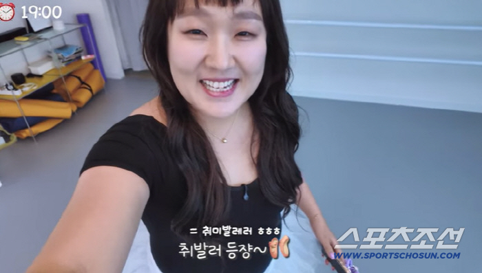 Lee Suzy, how to stay in shape after 48kg...Dduji, a girl who plays ballet with less food