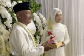 Married to a 61-year-old man and a 19-year-old woman...Is the wedding gift an SUV?