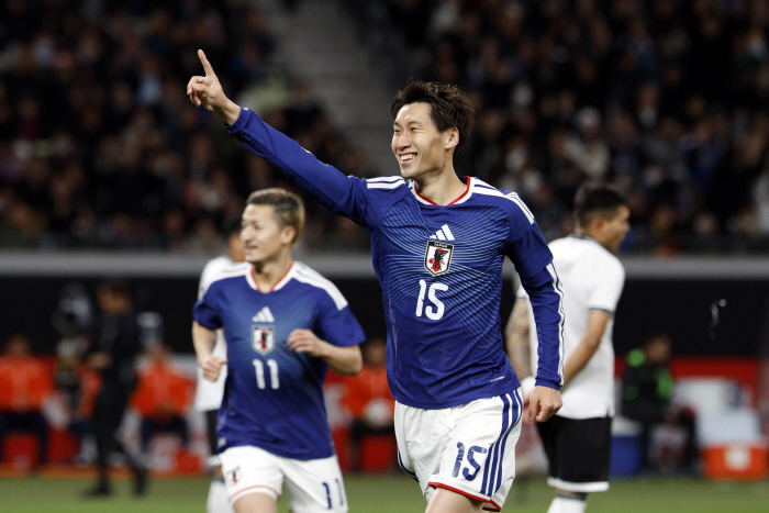  Japan was strong, celebrating Bolivia's 30th green onion in Moriyasu's 100th match...A Match 3 in a row