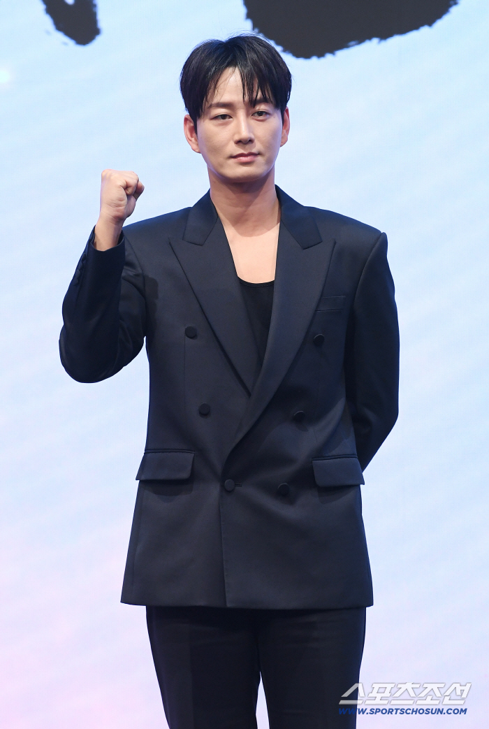 Munmu Lee Hyun-wook's first epic drama starring, Wonkyung feels the charm of historical drama