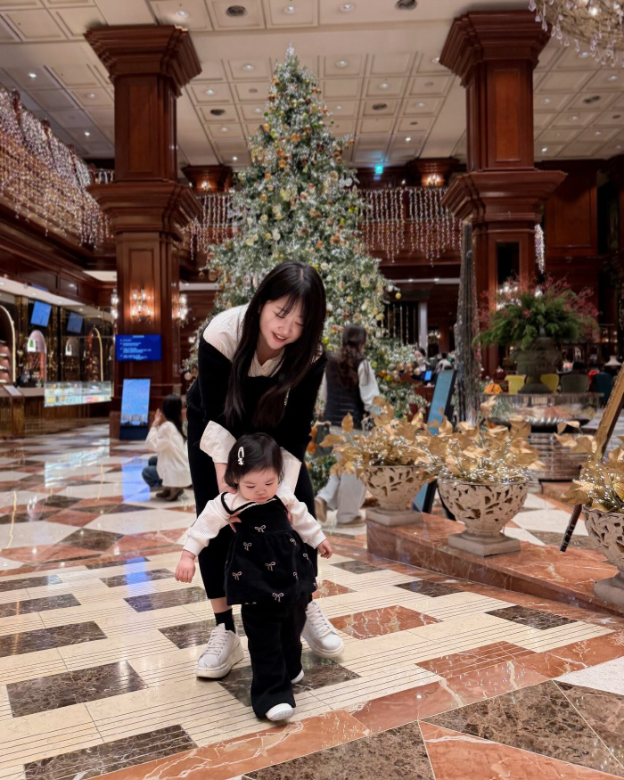 Park Soo-hong ♥ Kim Daye, daughter looks like mom and dad...Even the clothes are similar. 