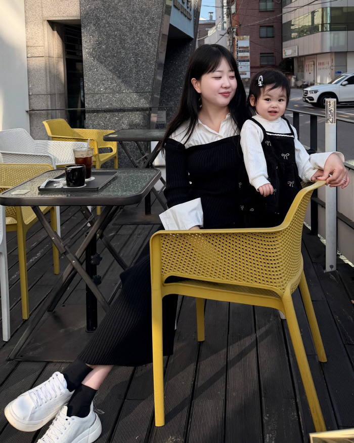 Park Soo-hong ♥ Kim Daye, daughter looks like mom and dad...Even the clothes are similar. 