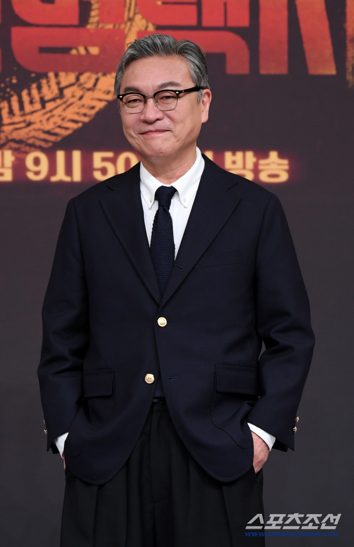  Kim Eui Sung, charisma