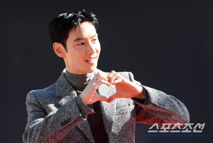  Lee Jehoon heart