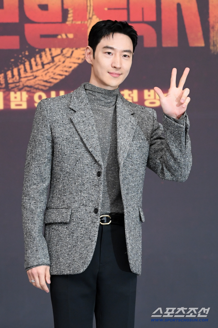  Lee Jehoon's Season 3 promotion