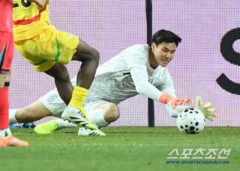  Song Bum-geun who blocks the attack