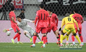  Song Bum-keun blocks the risk of losing points