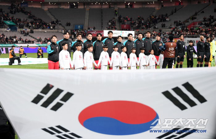  South Korea's national soccer team failed to attract 10,000 spectators