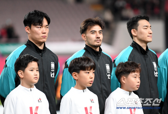  Starting with the Jens national flag