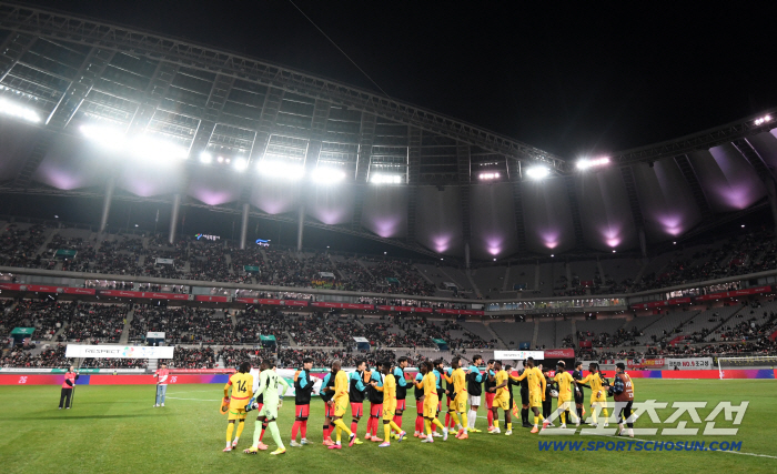  This year's last A-match. Seoul World Cup Stadium, where Korea is relatively quiet