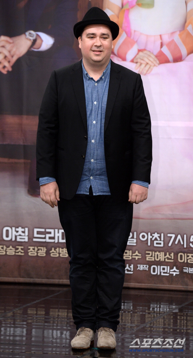 Sam Hammington came home unexpectedly saying he was a William Bentley fan after exposing his children