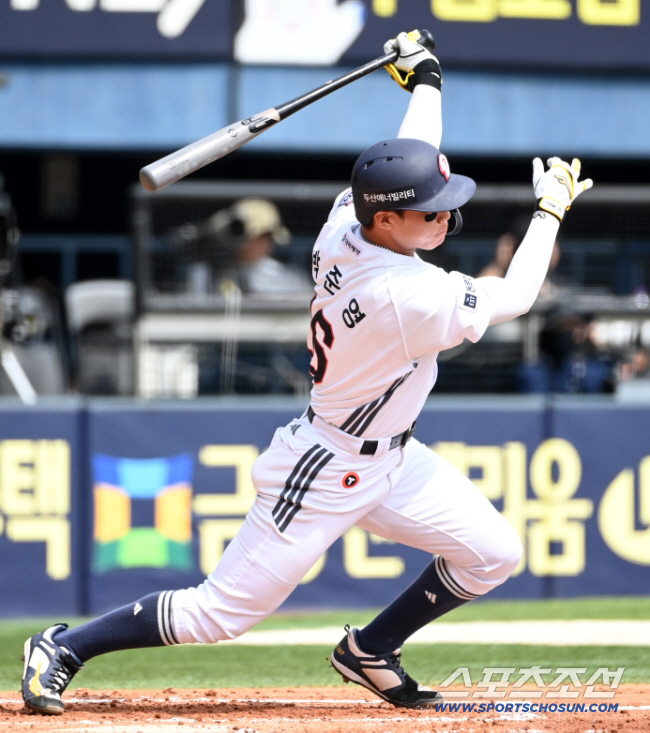 Shock retirement announcement at 28, fresh start for 1st designated shortstop...I'll start as a coach for aspiring dreamers