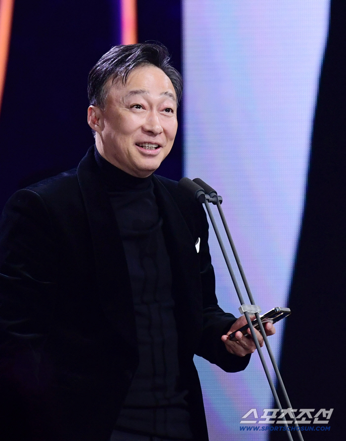  Best Director Park Chan Wook, 'My dream for 20 years of 'I can't help it''