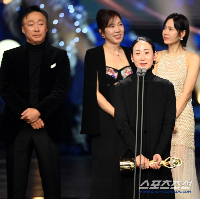  Best Picture Award 'I Can't Help It' and 'A 20-year-old dream reality...'Hope you have hope'