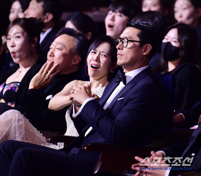  Hyun Bin, his wife who gets support just by the existence of the Best Actor Award ♥ Son Ye-jin, I love you