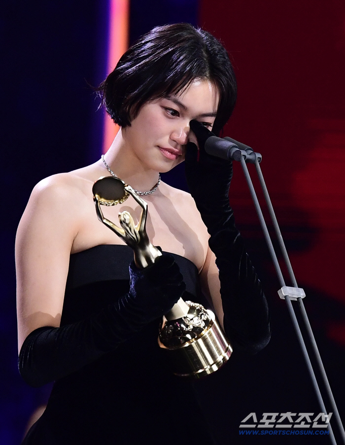  I think you wanted to be recognized for receiving the Best New Actress Award