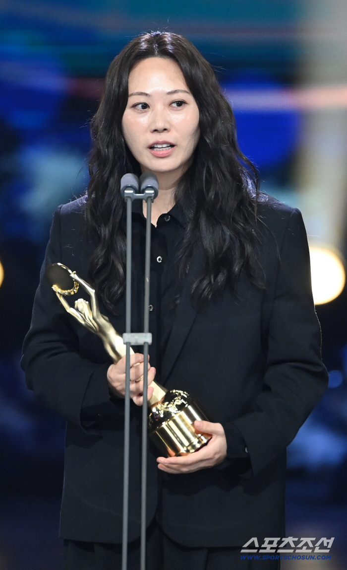  It's okay. It took Kim Hye-young a long time to get the Best New Director Award