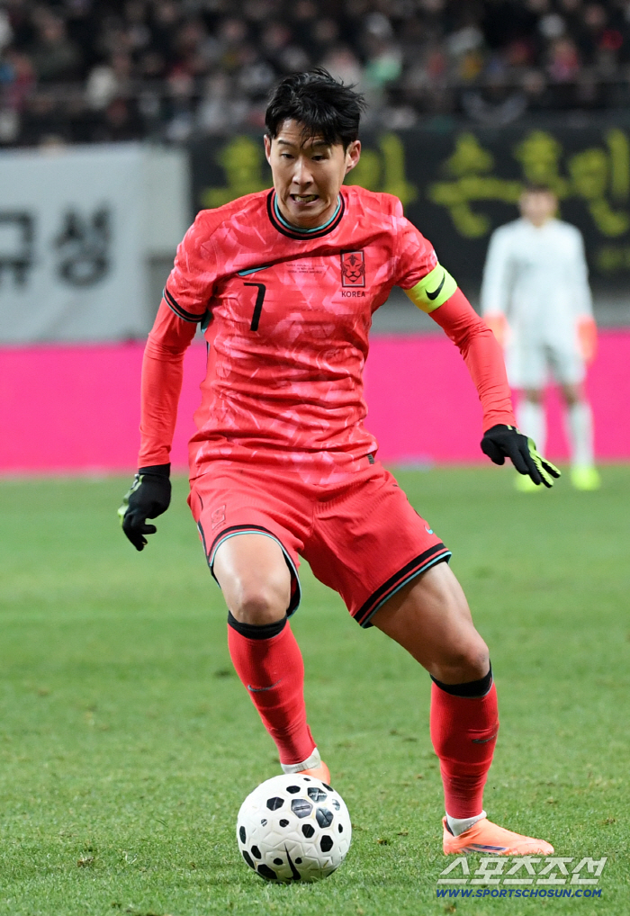 Captain Son Heung-min's national team, who didn't stop despite his team's request for early return, is always No. 1 for me, Merry Christmas in advance!