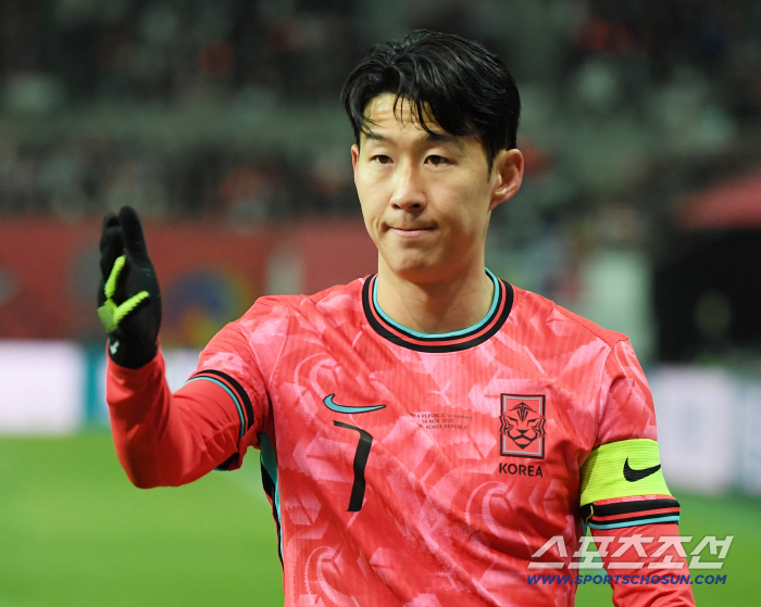 Captain Son Heung-min's national team, who didn't stop despite his team's request for early return, is always No. 1 for me, Merry Christmas in advance!