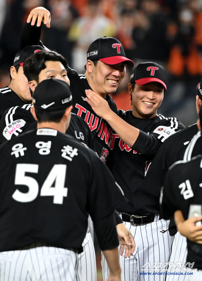 Exciting Kim Hyun-soo's Samgukji LGMyeong. Doosan Romantic. KT Silly → What is the best value for Kim Hyun-soo